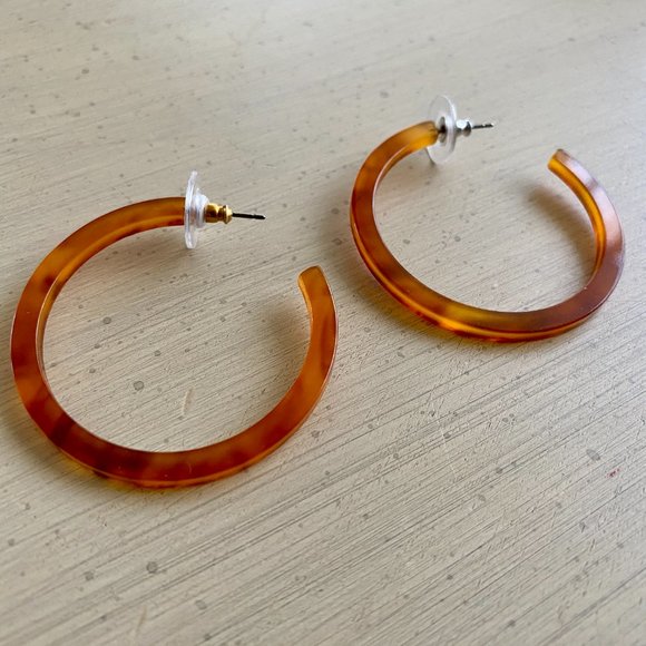 Faux Tortoise Shell Hoop Earrings - Picture 3 of 5